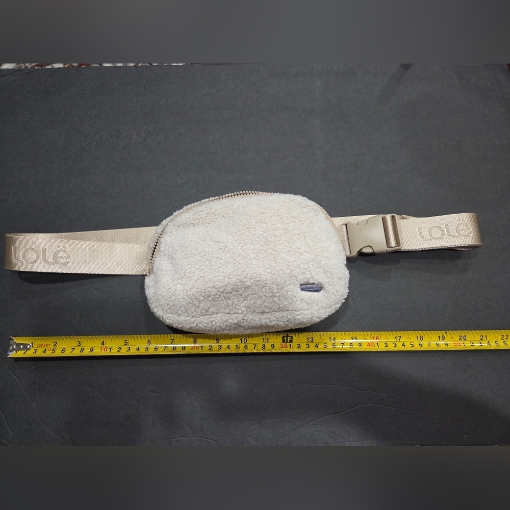 Lole Cream Sherpa Belt Bag - Picture 8 of 9